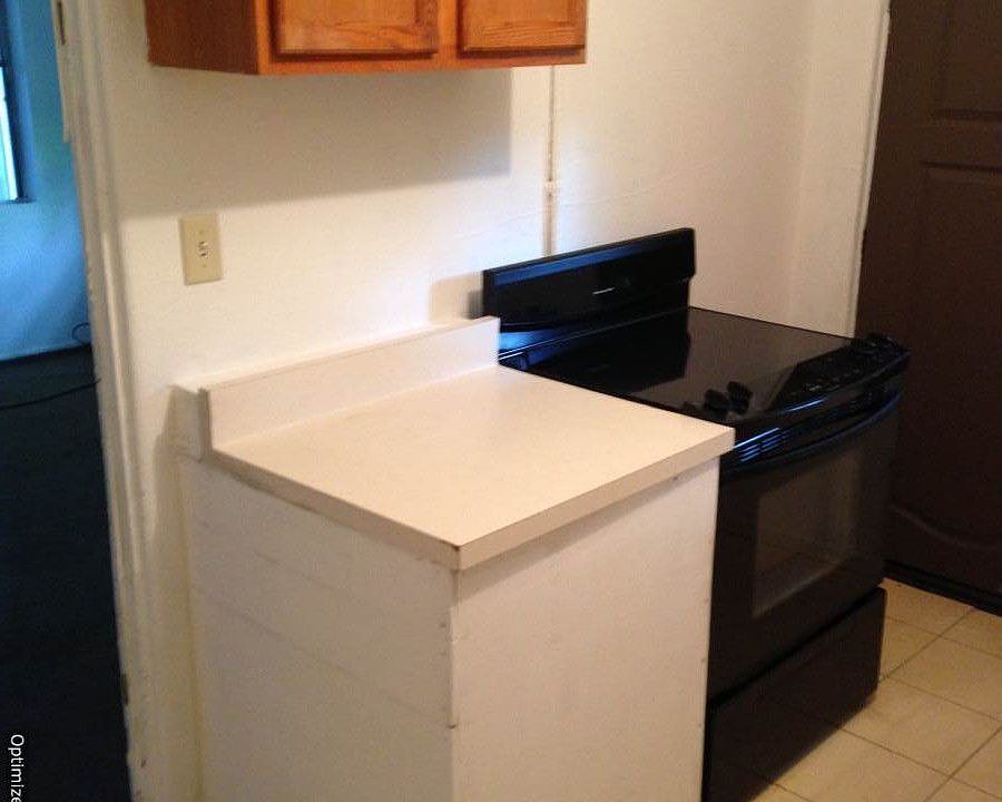 2nd image of 341 S Woodland Blvd