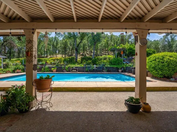 21781 Coloma Dr, Palo Cedro, CA 96073