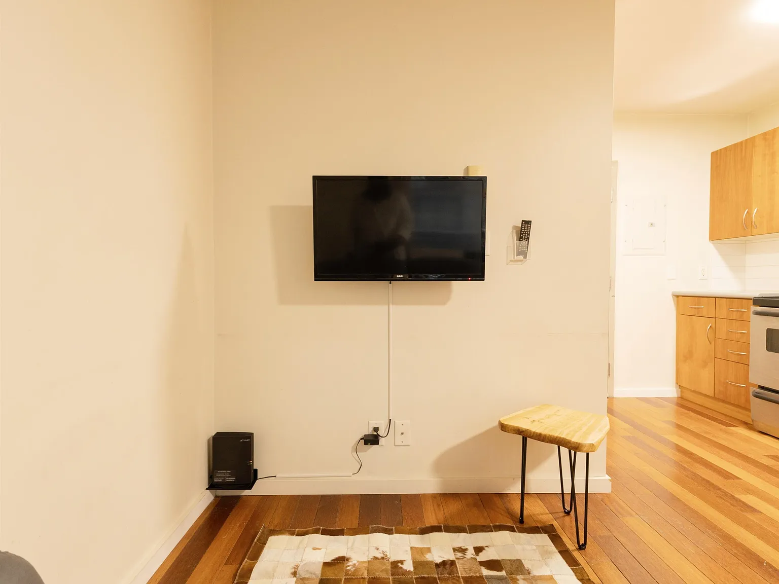 1 bed, 614 sqft, $2,590 — Photo 2