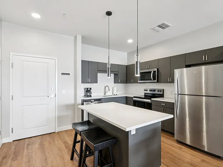Berkshire Apartments — Photo 55