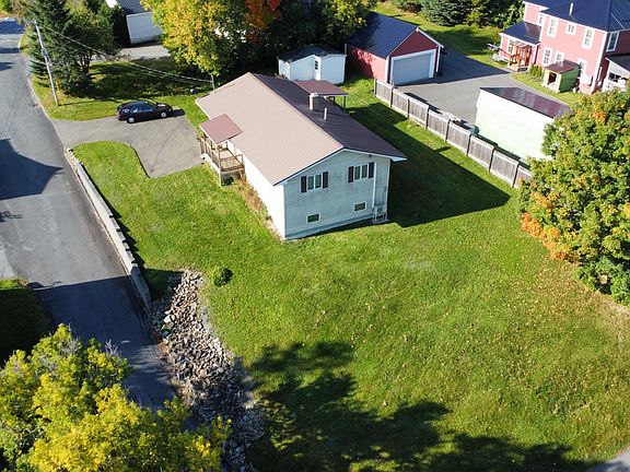 2nd image of 3 Maple Avenue
