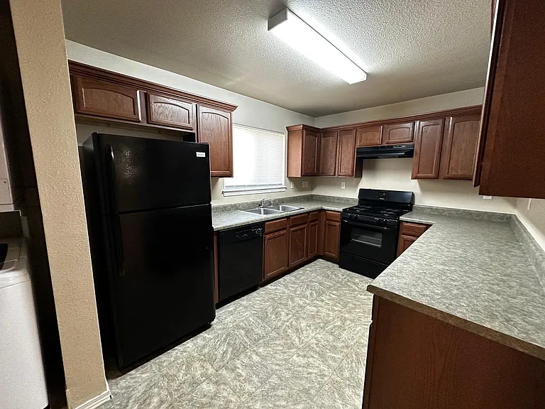 14304 Gil Reyes Dr #C — Photo 22