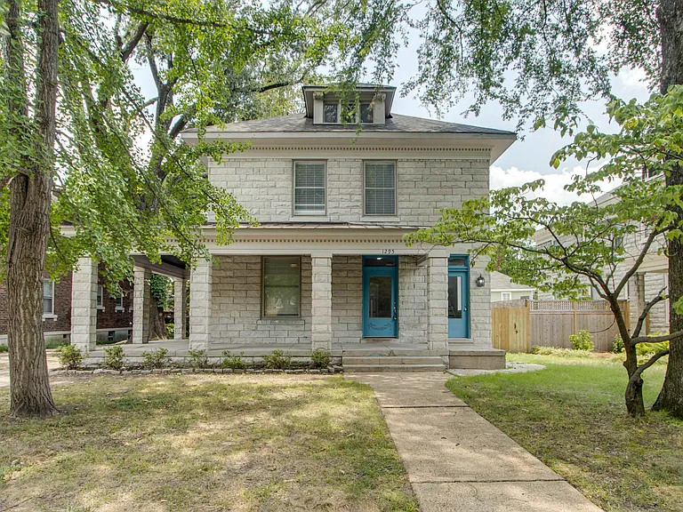 1295 Vinton Ave — Photo 1