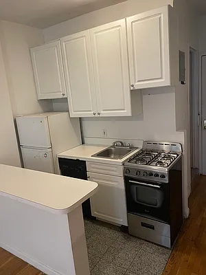 Rented by Bond New York | media 51