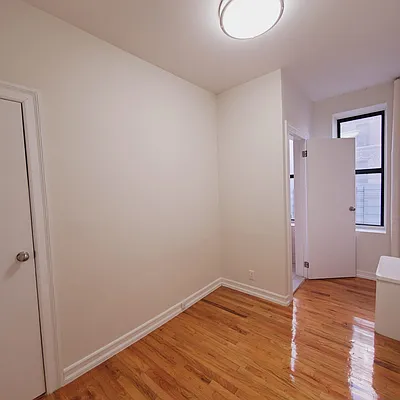 Rented by New York Residence | media 62