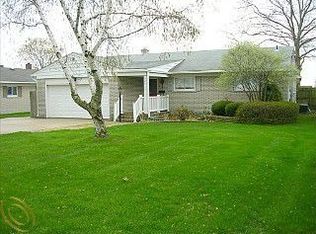 32070 S River Rd, Harrison Township, MI 48045