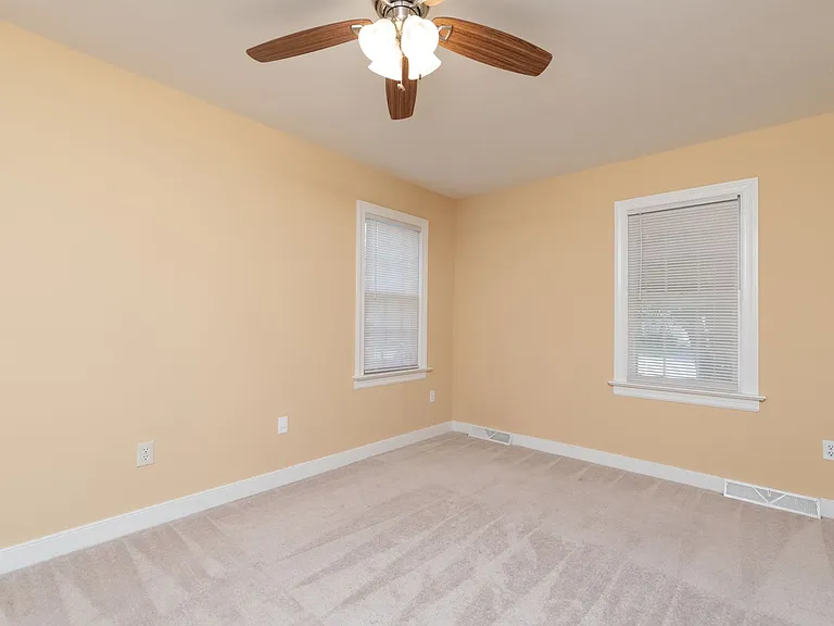 4329 Deertrail Dr N — Photo 18