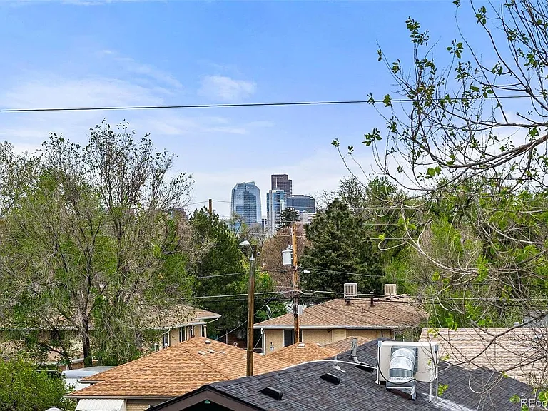 1342 Yates St — Photo 19