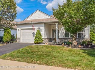 53 Rochford Dr, Manchester, NJ 08759