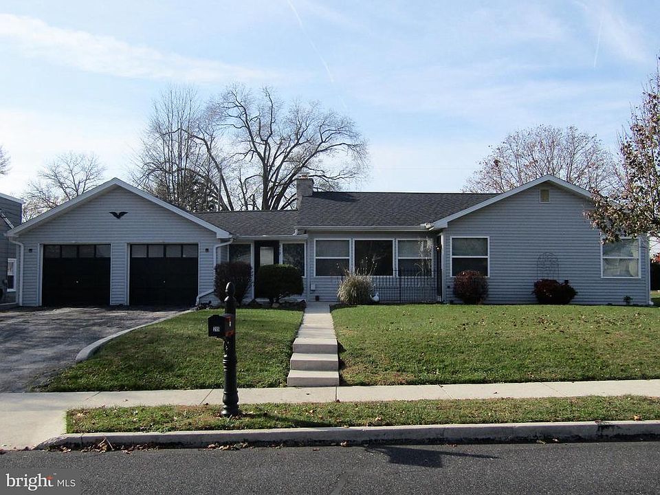 1st image of 219 Park Heights Blvd