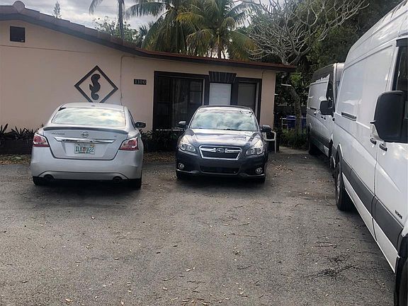 3rd image of 1100 NW 19th Street