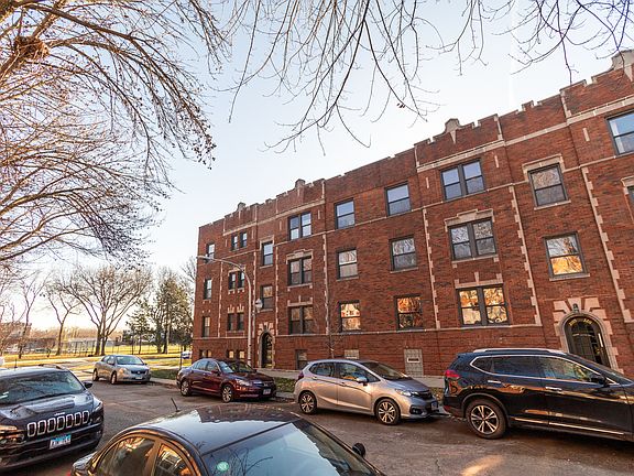 3rd image of 2209 W Winona St #3