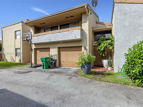 3rd image of 8390 N Missionwood Cir #D-18