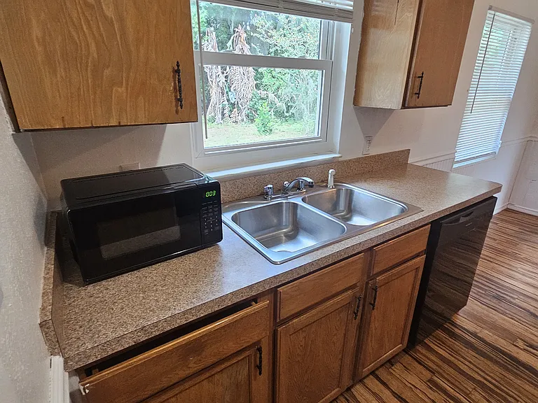 1309 Braebury Dr — Photo 2