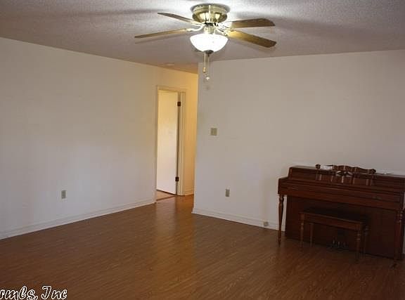 4th image of 34 Foxboro Dr