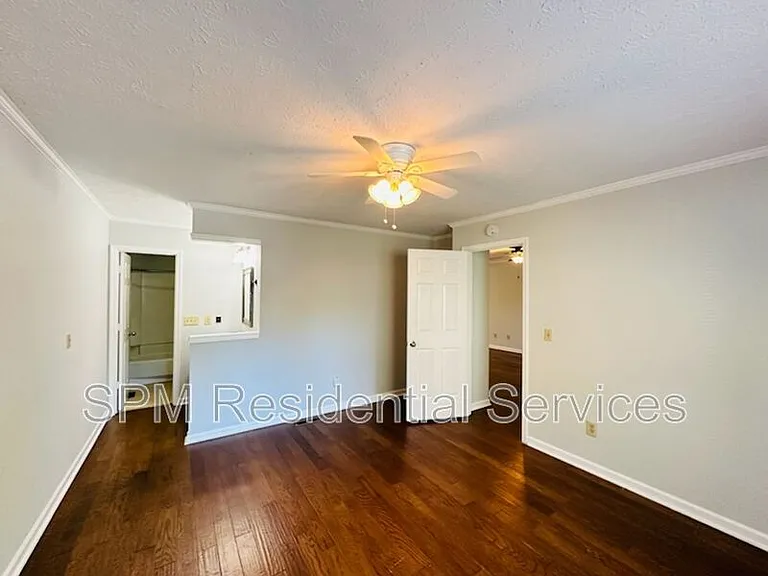 1811 Savannah Ct — Photo 9