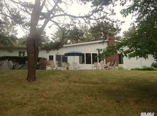 25 Old Canoe Place Rd, Hampton Bays, NY 11946