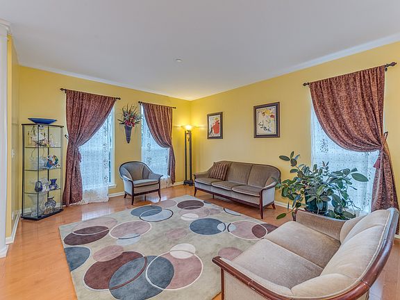 5th image of 1194 Bloomfield Dr