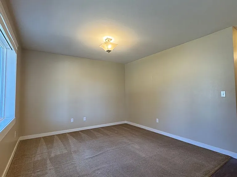2221 N Airport Rd — Photo 8