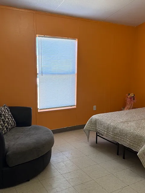 3 bed, 670 sqft, $799 — Photo 4