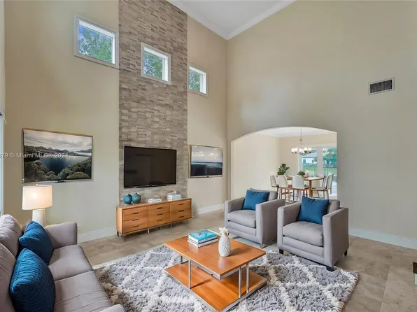 2569 Jardin Way, Weston, FL 33327