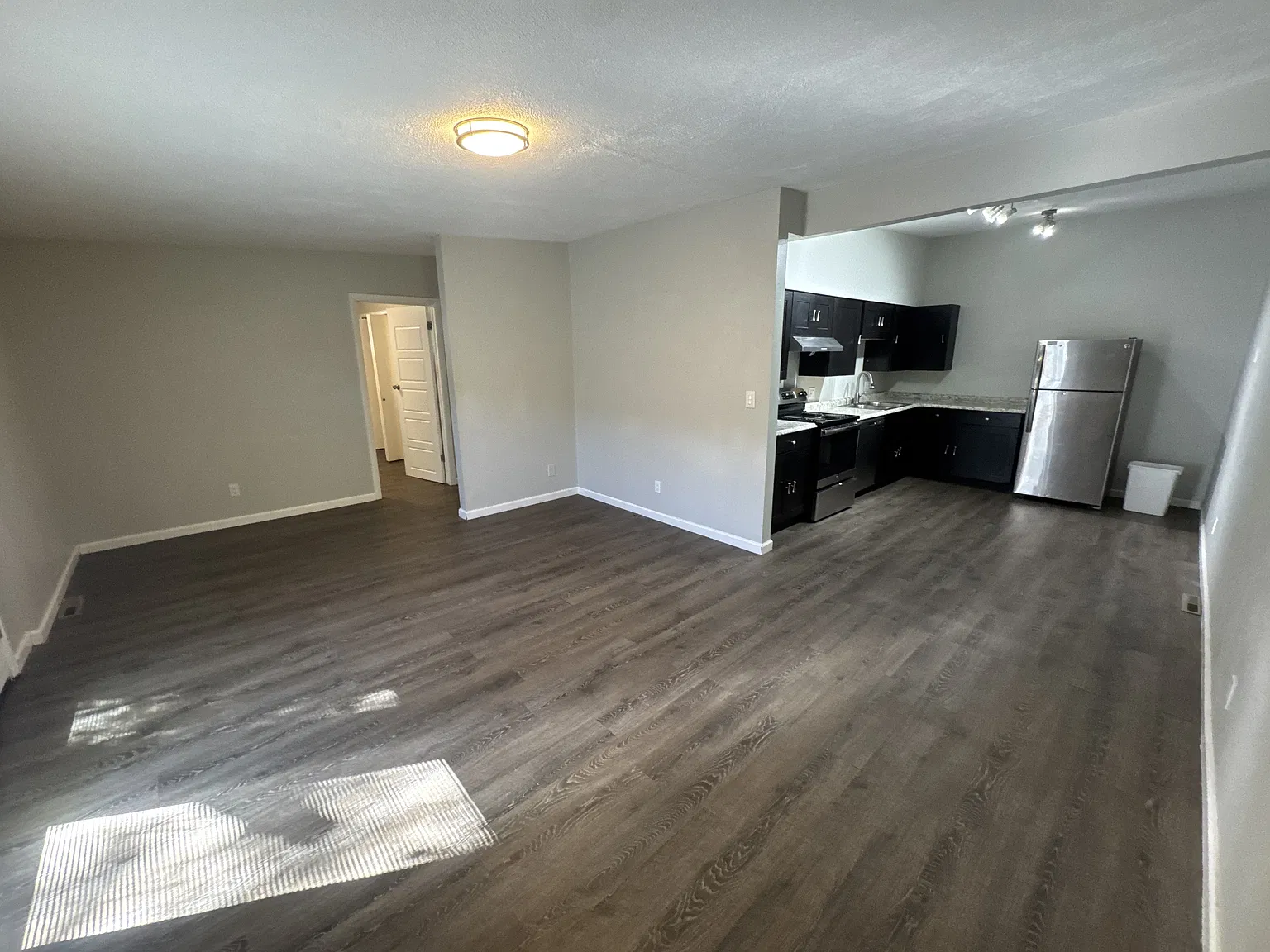2 bed, 800 sqft, $1,395 — Photo 2