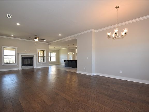 2nd image of 2500 Kathryn Crt