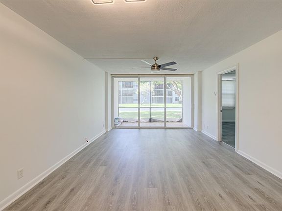 4th image of 117 Royal Park Drive #1B