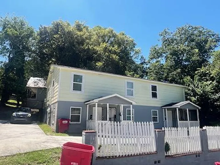 2204 Roosevelt Ave — Photo 1