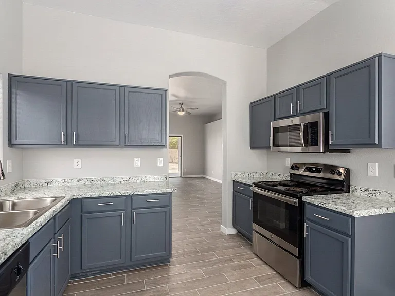 10012 W Wood St — Photo 10