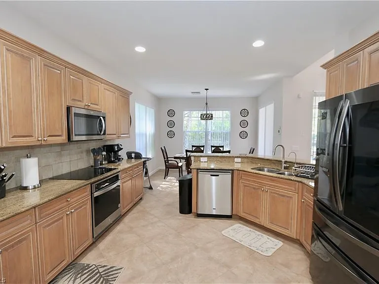 15578 Vallecas Ln — Photo 10