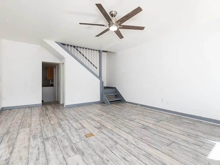 735 Colorado Blvd — Photo 8