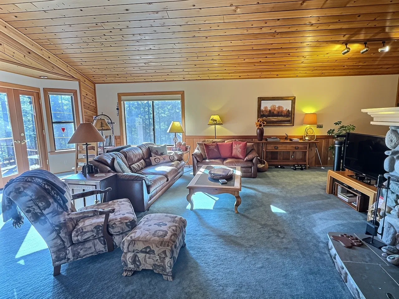 4 bed, 3.5 bath, 2225 sqft, $4,500 — Photo 3