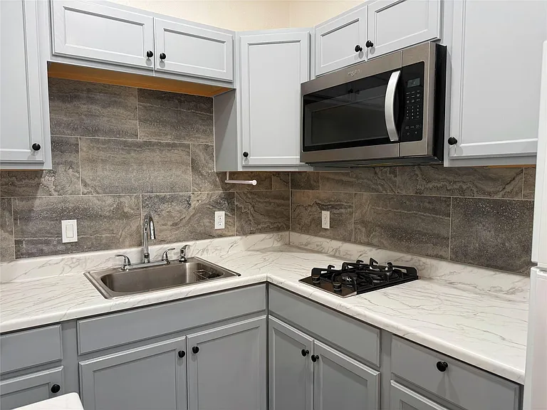 216 Charles Trl #B — Photo 6