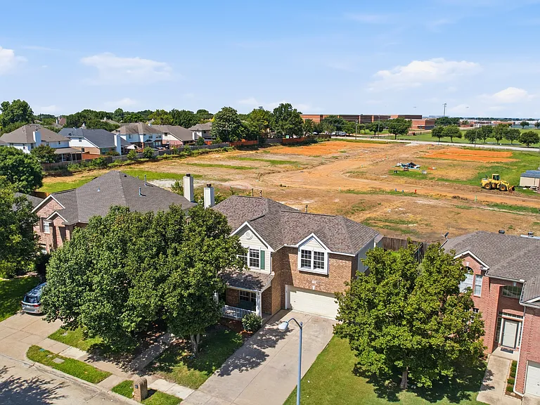2114 Rustic Ridge Dr — Photo 32