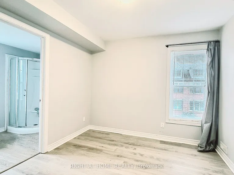 246 Penetanguishene Rd #1 — Photo 9