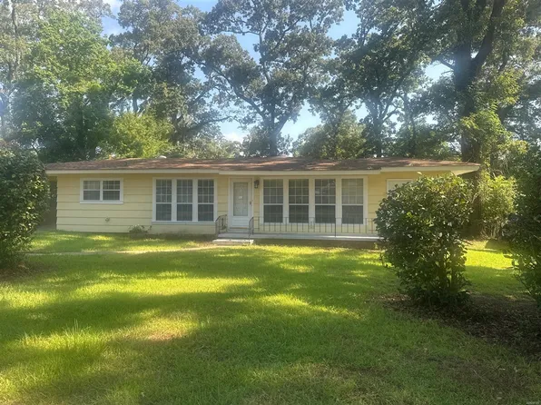 226 Shannon Dr, McComb, MS 39648