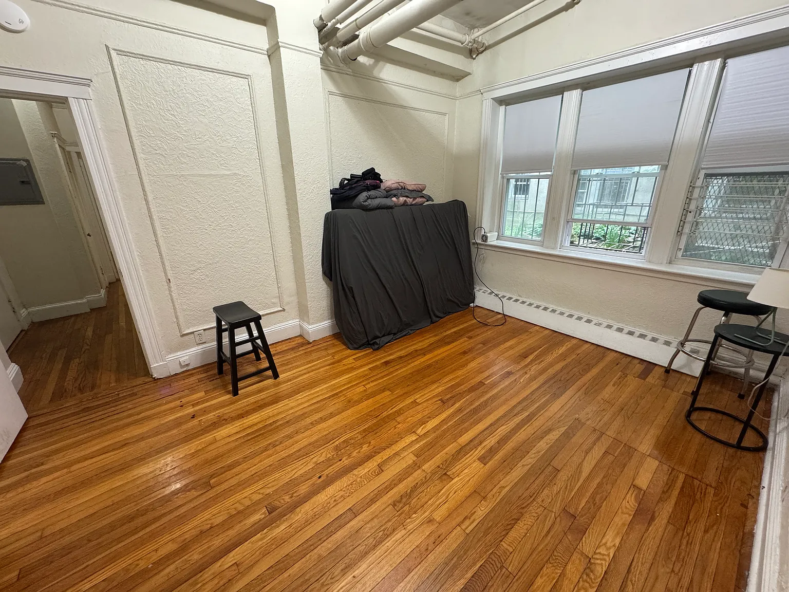2 bed, 9999 sqft, $2,195 — Photo 1