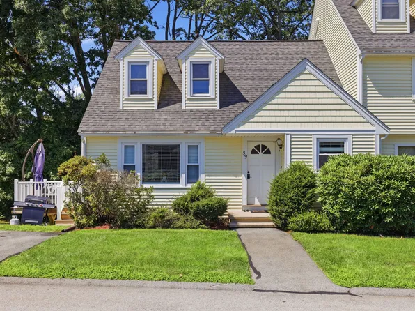 59 Merrimack Meadows Ln, Tewksbury, MA 01876