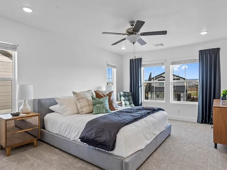 488 W Greenstone Pl — Photo 18