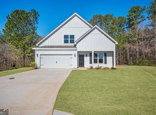 105 Creekside Knl, Grantville, GA 30220