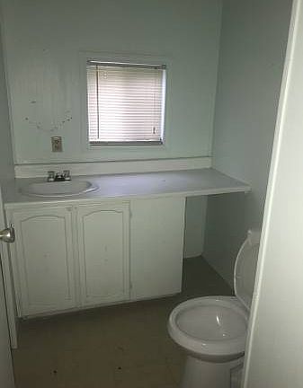 5th image of 13510 Walker St