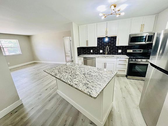 4th image of 1548 Glenn Ave Unit A
