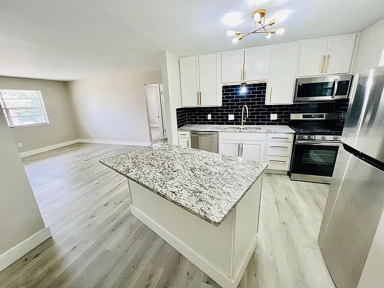 1548 Glenn Ave #A — Photo 4