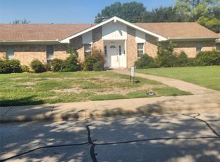 12911 Mitchwin Rd, Farmers Branch, TX 75234