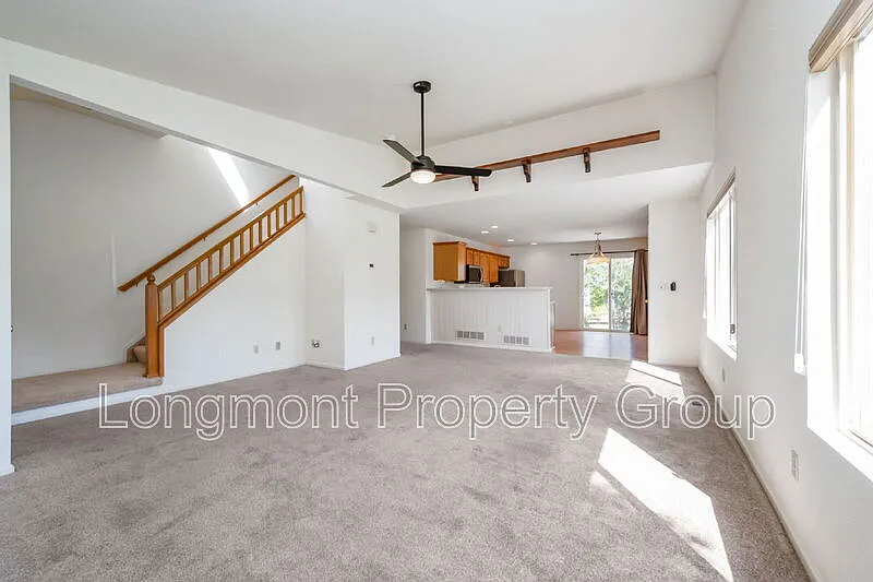 3 bed, 2.0 bath, 2137 sqft, $2,500 — Photo 3