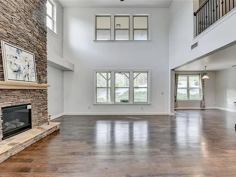 2540 Maple Ridge Ln — Photo 13