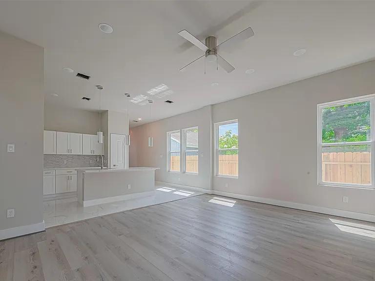 7207 Force St — Photo 7