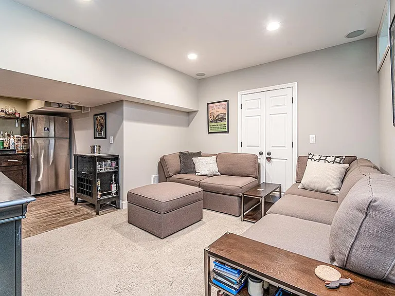 245 Crabtree Ct — Photo 17