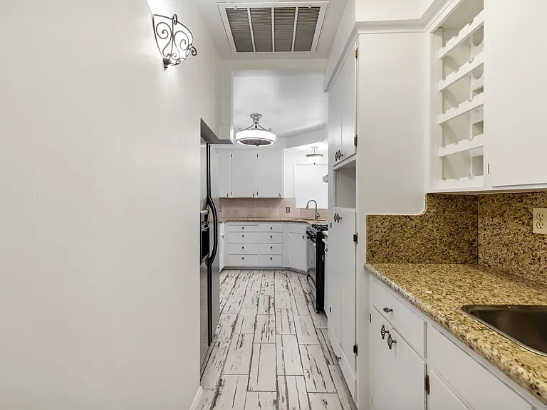 1427 N Arthur Ave — Photo 12